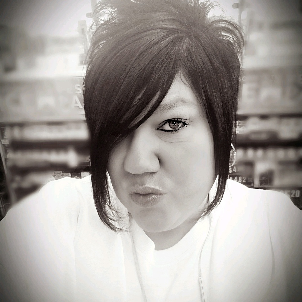 Meet your Posher, Angela